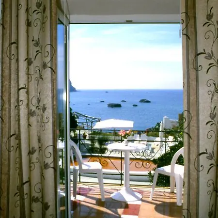 Riva Del Sole 호텔