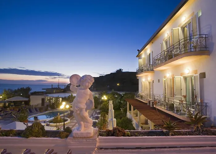 מלון Riva Del Sole